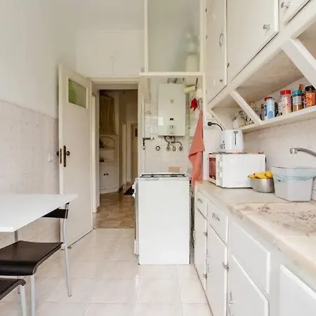 Quartos Em Apartamento Familiar - Temos Cao