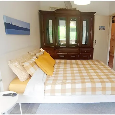 Quartos Em Apartamento Familiar - Temos Cao *