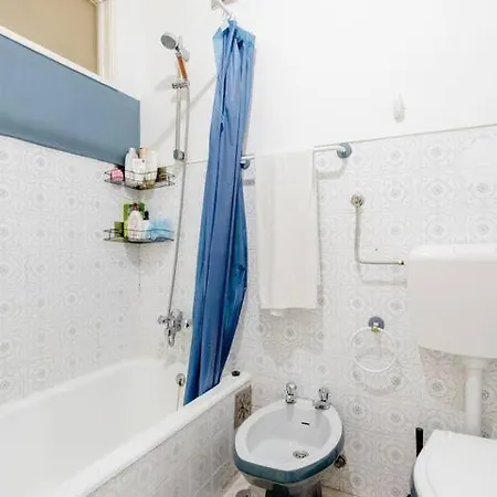 Private In Shared - Shared Bathroom And Dog Friendly Лиссабон